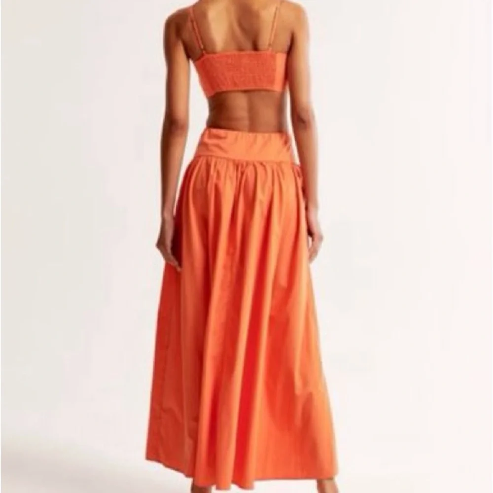 NWT Abercrombie & Fitch Dipped Drop Waist Cutout Maxi Dress - Picture 3 of 16